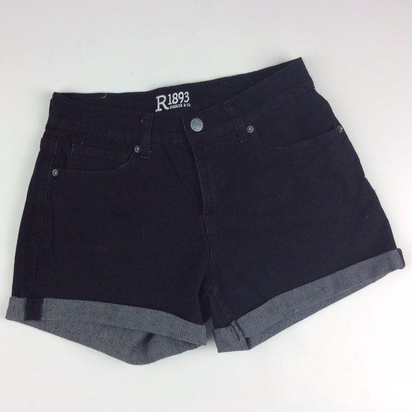 - Roebuck And CO. Missy Insane Midi Shorts. - Picture 1 of 2